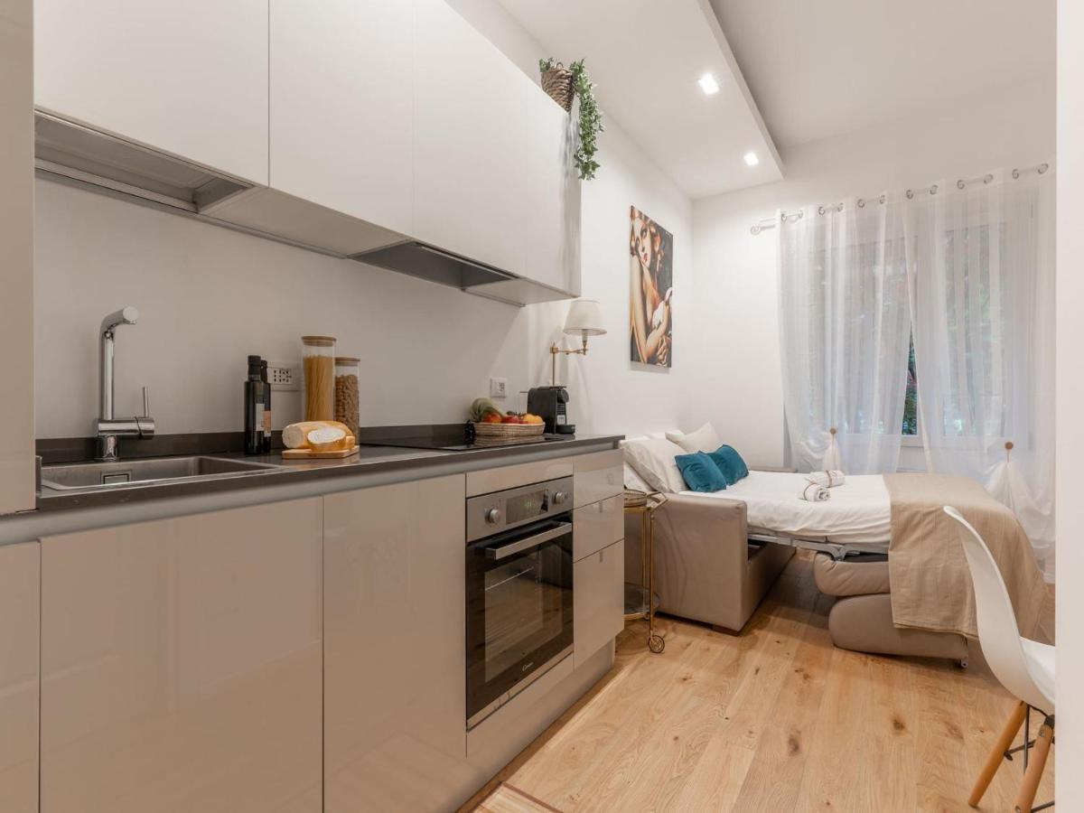 The Best Rent - Gorgeous One-Bedroom Apartment In Ticinese Милан Экстерьер фото
